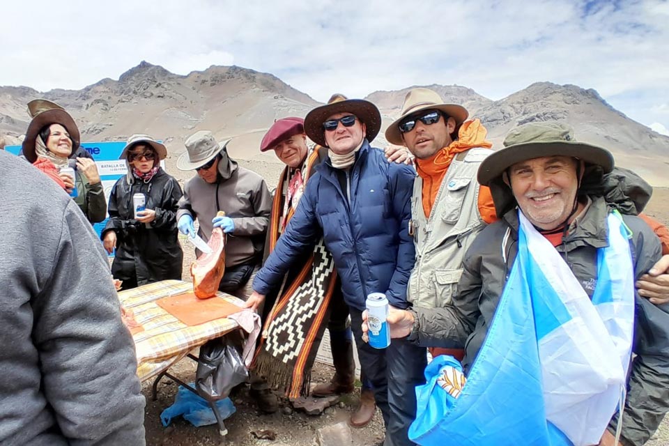 cruce de los andes, italia, italianos, cruce de san martin, san juan, explora parques, viaje, cabalgata, turistas